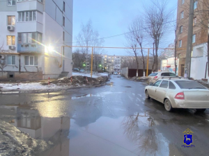 В Самаре во дворе на ул. Георгия Димитрова водитель сбил 11-летнюю девочку