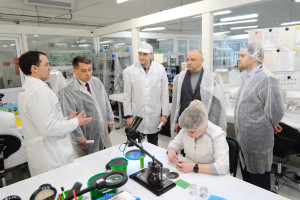 25 марта «Завод приборных подшипников» посетили председатель Правительства Самарской области Виталий Шабалатов и министр промышленности и торговли региона Денис Гурков.