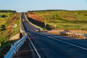 "Всего в этом году по нацпроекту направим на обновление дорог в Самарской области более 8 млрд рублей. Работу будем вести на 76 объектах".