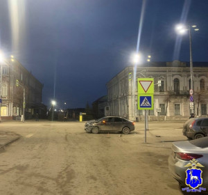 В Сызрани машина с 17-летней девушкой без прав за рулем попала в ДТП