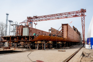 Дмитрий Яковлев и Артур Абдрашитов принял участие в торжественной церемонии закладки килей трех сухогрузных судов проекта RSD34L на судостроительном заводе «Нефтефлот».