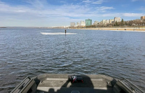 27 марта вечером спасатели поисково-спасательного подразделения «Центральная» проводили спасательные работы на акватории реки Волга в районе ЦСК ВВС.