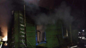 В Кинель-Черкасском районе тушили дом на 80 кв. метрах, погибла женщина