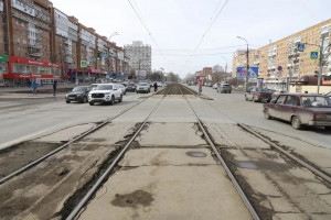 Движение транспорта на перекрестке проспекта Ленина и улицы Челюскинцев ограничат по ночам в связи с ремонтом трамвайных путей