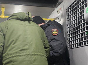 В Самаре мужчина совершал покупки с чужой банковской карты