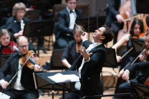 1 апреля 2026 года в Государственной академической капелле Санкт-Петербурга Академический симфонический оркестр Самарской филармонии вместе с ведущими солистами оперных театров мира представит яркую праздничную программу в честь 85-летия Самарской государ