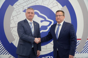 Депутат Самарской Губернской Думы Денис Волков лично подал документы в Региональный оргкомитет для участия в предварительном голосовании партии «Единая Россия».