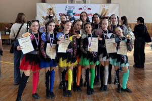 В Самаре прошли соревнования городского округа Самара по акробатическому рок-н-роллу на кубок главы Самарского района.