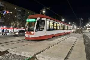 В Самаре завершили обновление трамвайных путей на перекрестке проспекта Ленина и улицы Челюскинцев.