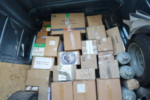 Из Самары в зону проведения специальной военной операции направили очередную партию ценного гуманитарного груза. В новый гуманитарный груз вошли строительные материалы, средства связи, в том числе оптико-волоконная магистраль, которая нужна для обеспечени