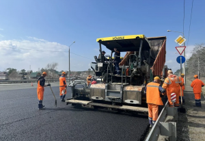 С 1 апреля в Самарской области стартовал сезон дорожного ремонта. Одним из первых объектов, где уже начались работы, стала трасса Волжский – Курумоч – «Урал».