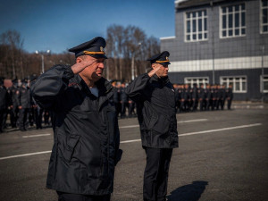 В Управлении Госавтоинспекции Самарской области в связи с переходом на летнюю форму одежды состоялся строевой смотр.