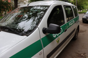 Самарские приставы передали на уничтожение конфискованные регномера авто