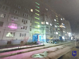 Тольяттинец отобрал золото у женщины в подъезде