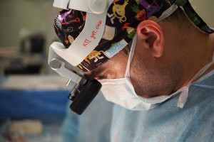 Имплантат, разработанный в СамГМУ, успешно установлен 5-летней девочке из Самары в ведущем федеральном центре в Москве.