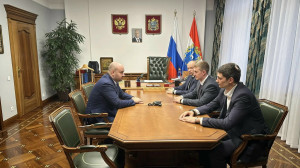 В среду, 8 апреля, в Правительстве Самарской области состоялась встреча губернатора Вячеслава Федорищева с участниками образовательной программы «Время героев», реализуемой по поручению Президента России Владимира Путина.