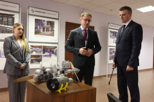 Новая комплексная образовательная модель для создания, тестирования и продвижения продуктов и услуг в сфере ИТ, робототехнических систем и БАС «Технологическя мастерская «Дрон-гараж» будет запущена на площадке Самарского университета им. Королёва.