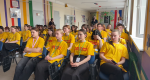 В Самарском государственном колледже сервисных технологий и дизайна прошёл урок мужества с ветераном космической отрасли