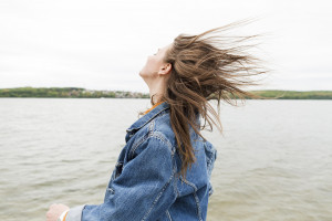 По информации Приволжского УГМС днем 12 апреля местами в Самарской области ожидается усиление северо-восточного ветра, порывы 15-18 м/с.