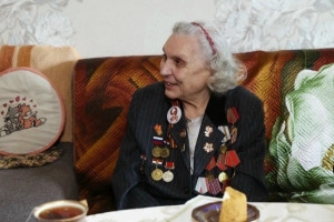 В Самаре поздравили с 90-летием ветерана Великой Отечественной войны Ирину Паршину