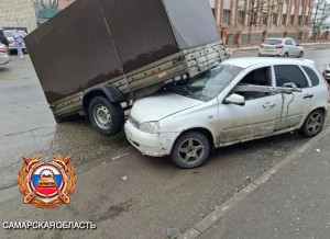 13 апреля текущего года, утром, на улице Приволжская, в районе дома № 9Б, произошло дорожно-транспортное происшествие.