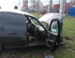 14 апреля в ГКУ СО «Центр по делам ГО, ПБ и ЧС»  поступила информация о ДТП на 15 километре автодороги Приволжье – Хворостянка.