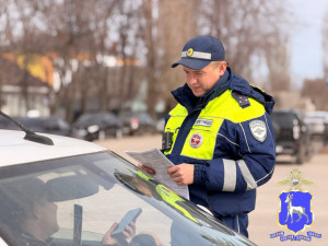 В марте во время несения службы сотрудники ДПС Госавтоинспекции Отдела МВД России по Безенчукскому району остановили для проверки автомобиль Opel Astra, под управлением 41-летнего местного жителя.