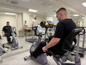 Системная работа по вовлечению ветеранов СВО в занятия физической культурой и спортом в Самарской области уже приносит ощутимые результаты.