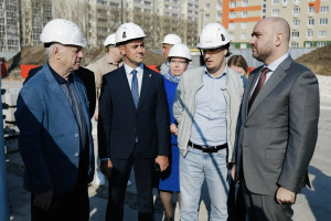 В четверг, 16 апреля, в ходе рабочей поездки в Тольятти губернатор Самарской области Вячеслав Федорищев посетил строительную площадку детского сада в микрорайоне «Калина».