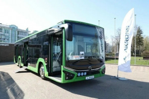 В Самаре представили современную автотехнику, предназначенную для нужд города