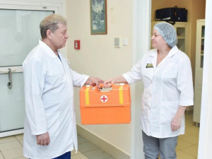 В отделении выездной патронажной службы областного онкологического диспансера работает 5 бригад, выполняющих врачебно-сестринские и сестринские визиты.