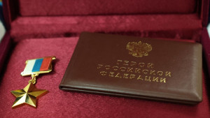 В пятницу, 17 апреля 2026 года, Виталий Шабалатов  передал гос награды членам семей военнослужащих, погибших при исполнении воинского долга в ходе СВО. Церемония состоялась в здании областного правительства.