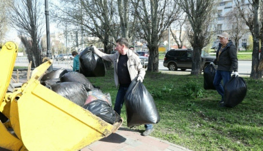 В субботу, 18 апреля, в Самаре состоялся первый в этом сезоне общегородской субботник.