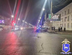 В Октябрьском районе Самары в ДТП пострадали пассажирка и два водителя