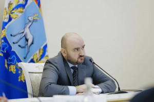 Вячеслав Федорищев отправил в отставку министра транспорта и автомобильных дорог Самарской области Артура Абдрашитова. Свое решение он озвучил на оперативном совещании в Правительстве региона в понедельник, 20 апреля.