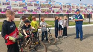 Сотрудники полиции Самарской области ведут активную профилактическую работу с подрастающим поколением, направленную на снижение количества ДТП с участием несовершеннолетних.