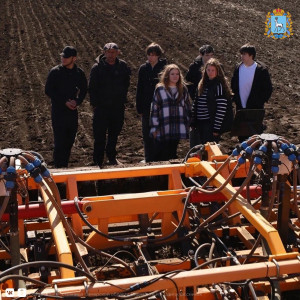 В ООО «АгроАльянс» в разгар весенних полевых работ проходят практику студенты Безенчукского аграрного техникума.