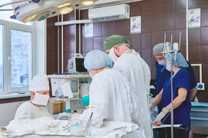 В Тольяттинской городской детской клинической больнице успешно выполнена высокотехнологичная операция 12-летнему подростку - одномоментно выровняли длину ног и восстановили кость.