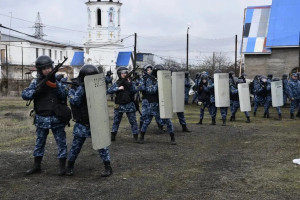 На базе УФСИН СО во взаимодействии с СЮИ, Управлением Росгвардии и УФСБ России по Самарской области проведено тактико-строевое занятие в рамках комплексных межкафедральных учений.