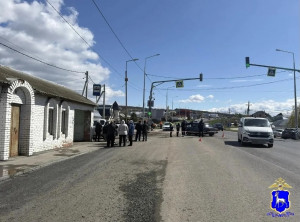 Машину отбросило на женщину: 23 апреля смертельное ДТП произошло в Волжском районе