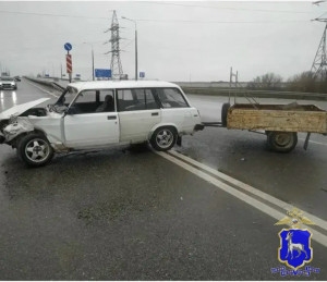 Две вазовские легковушки столкнулись в Ставропольском районе, пострадал человек