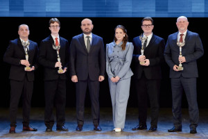 Во вторник, 28 апреля, губернатор Вячеслав Федорищев принял участие в торжественной церемонии подведения итогов и награждения победителей конкурса профессионального мастерства «Учитель года Самарской области» — 2026.