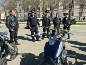 В целях профилактики дорожно-транспортного травматизма сотрудники полиции Новокуйбышевска встретились с представителями городского мотоклуба.