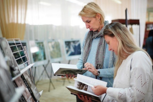 28 апреля в Самарской областной универсальной научной библиотеке состоялась торжественная передача книг цикла «Страницы советской и российской истории. 1917–2017».