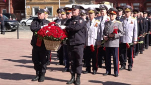 8 мая руководство Главного управления МВД России по Самарской области почтило память сотрудников органов внутренних дел, погибших в годы Великой Отечественной Войны.