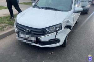 18-летний водитель в Самаре столкнулся с другим автомобилем, пострадали двое
