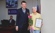 Андрей Орлов вручил отраслевые награды медсестрам и поздравил их с профессиональным праздником