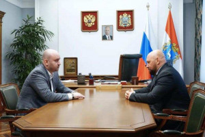Во вторник, 12 мая, губернатор, секретарь регионального отделения партии «Единая Россия»  Вячеслав Федорищев провел рабочую встречу с депутатом Государственной Думы РФ Владимиром Кошелевым: обсудили проблематику, возможности и направления развития строите