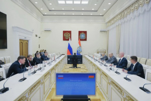 В пятницу, 15 мая, губернатор Вячеслав Федорищев провел рабочую встречу с Чрезвычайным и Полномочным Послом Республики Беларусь в РФ Юрием Селиверстовым. 