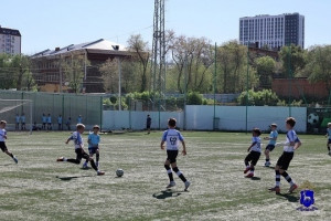 В Самаре состоялось открытие 24-го детского футбольного турнира, посвященного памяти сотрудников ОВД, погибших при выполнении служебных обязанностей.